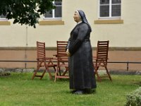 Franziskaner, 4 Nonnen (2)